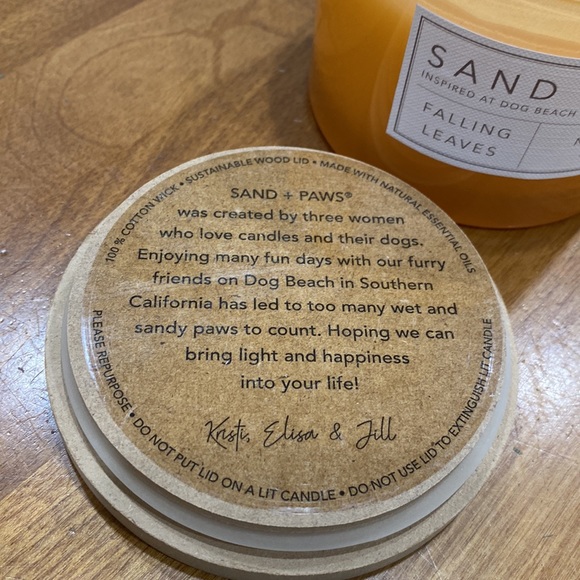 NWOT. Sand + Paws, 2-wick, 12oz., jar candle with lid. - Picture 5 of 8